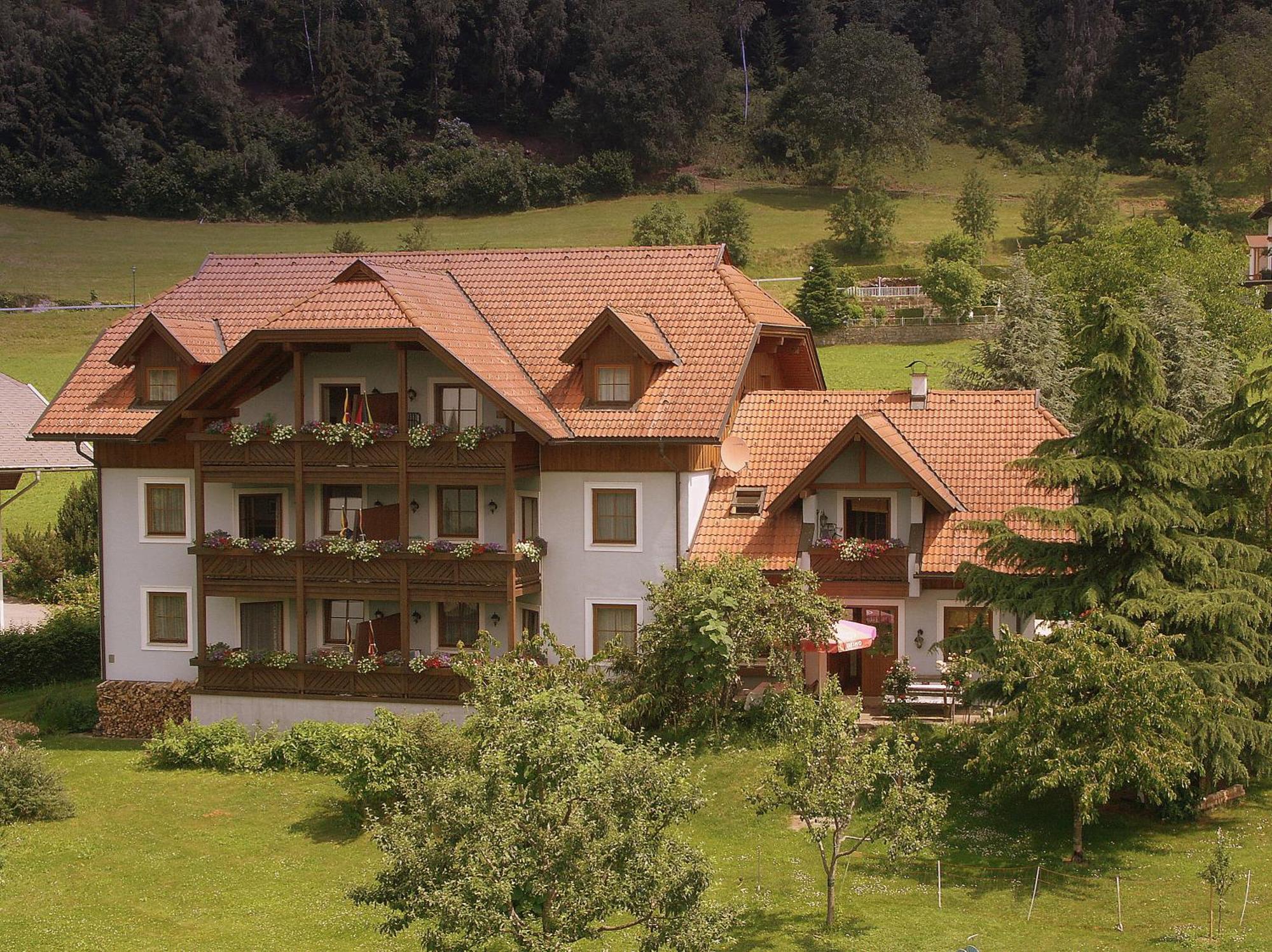 Ferienwohnungen Fischerhaus - Direkt Am See Millstatt Exterior foto